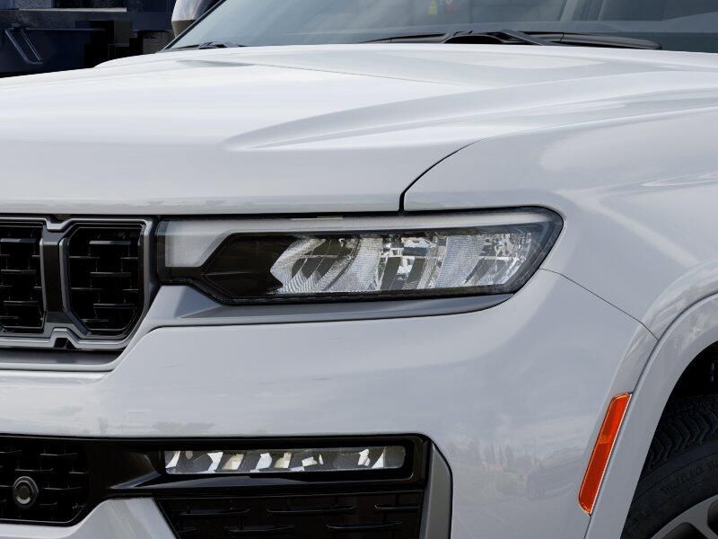 New 2026 Jeep Grand Cherokee L Summit 4x4Image 10
