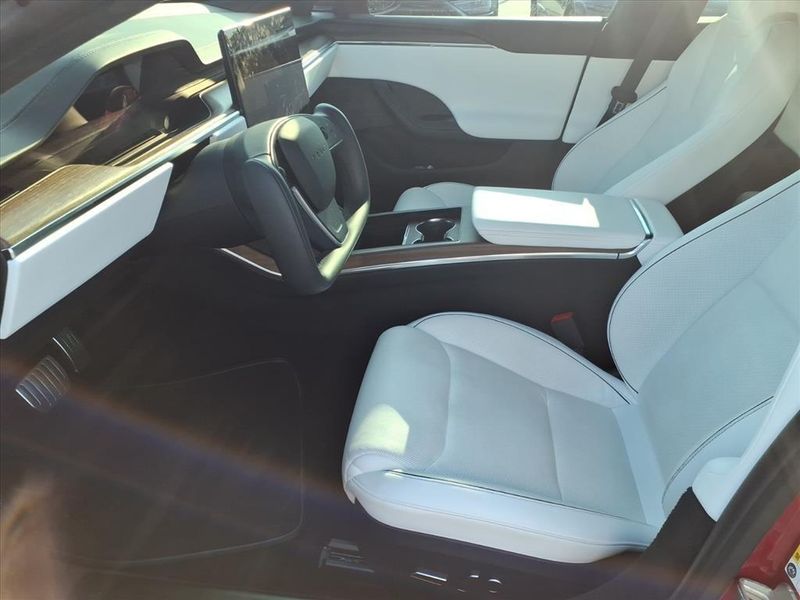 Used 2022 Tesla Model S PlaidImage 18