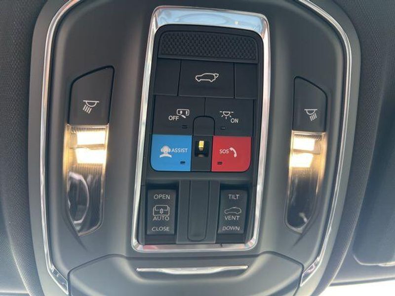 2025 Jeep Grand Cherokee L Altitude X 4x4