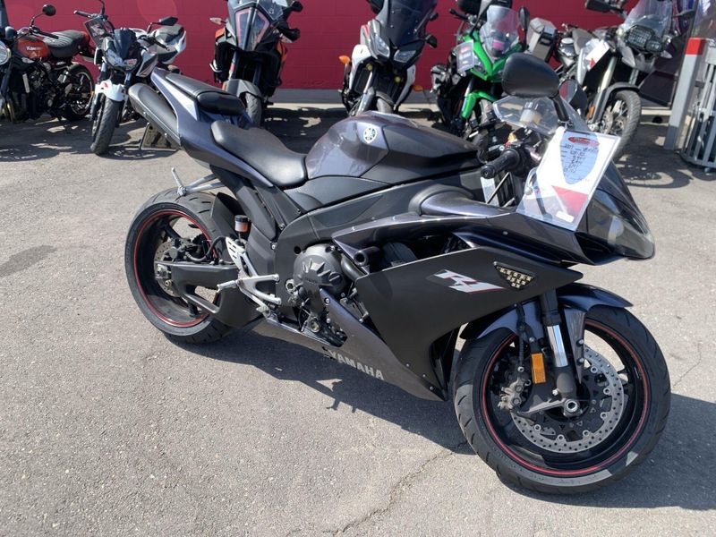 Used 2007 Yamaha YZF-R1 CA Image 12