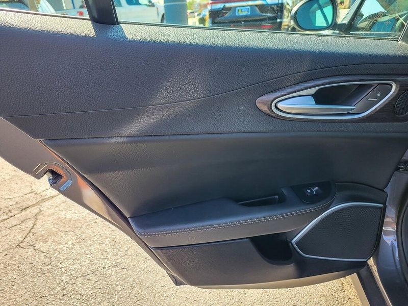 2022 Alfa Romeo Giulia Ti photo 20