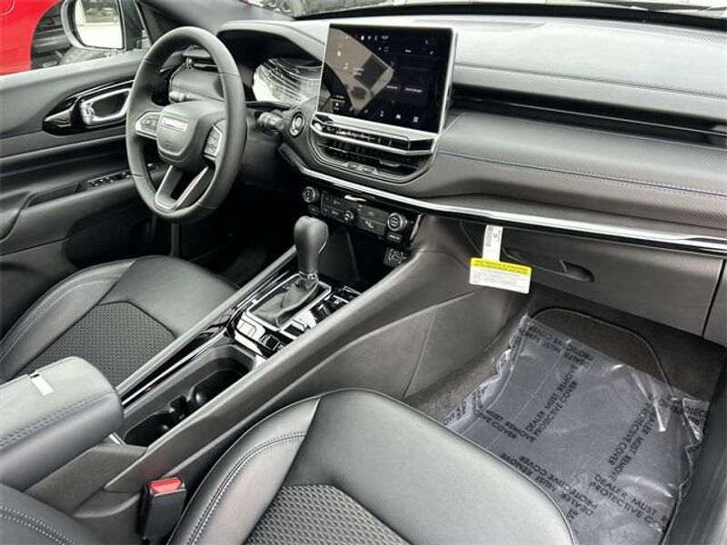 New 2026 Jeep Compass Latitude Altitude 4x4Image 13