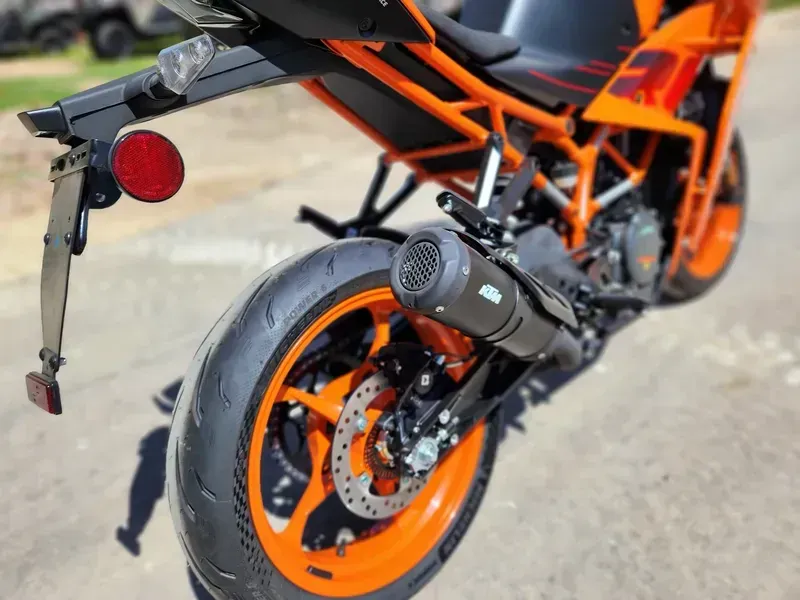 2024 KTM RC 390 ORANGEImage 8