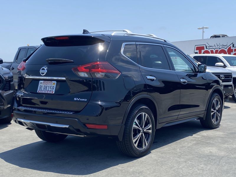 2019 Nissan Rogue SVImage 3