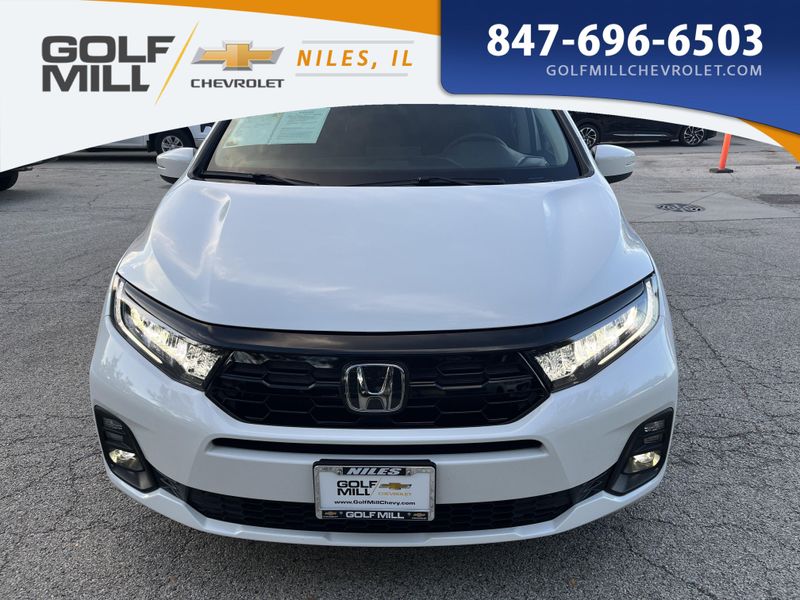 2025 Honda Odyssey Touring photo 2