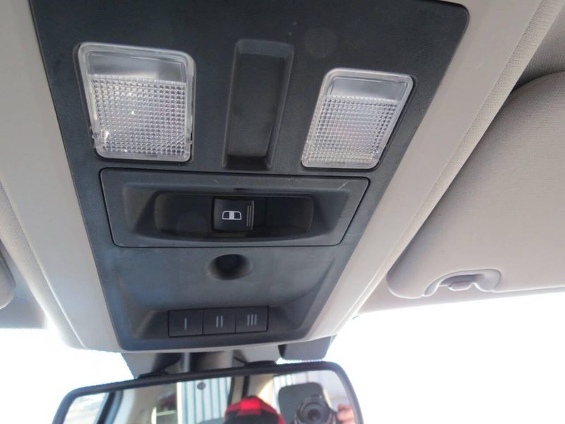 Used 2015 RAM 1500 Big Horn 4x4 4dr Crew Cab 5.5 ft. SB PickupImage 21