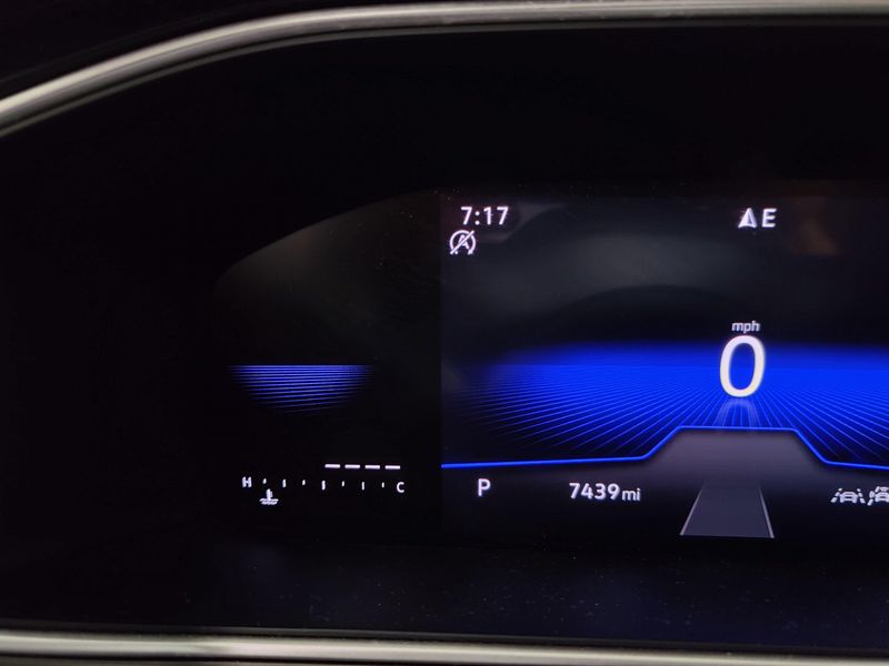 Used 2025 Volkswagen Taos SE Black Edition w/SunroofImage 28