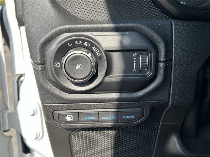 2024 Jeep Wrangler 4-door Rubicon X 4xeImage 18