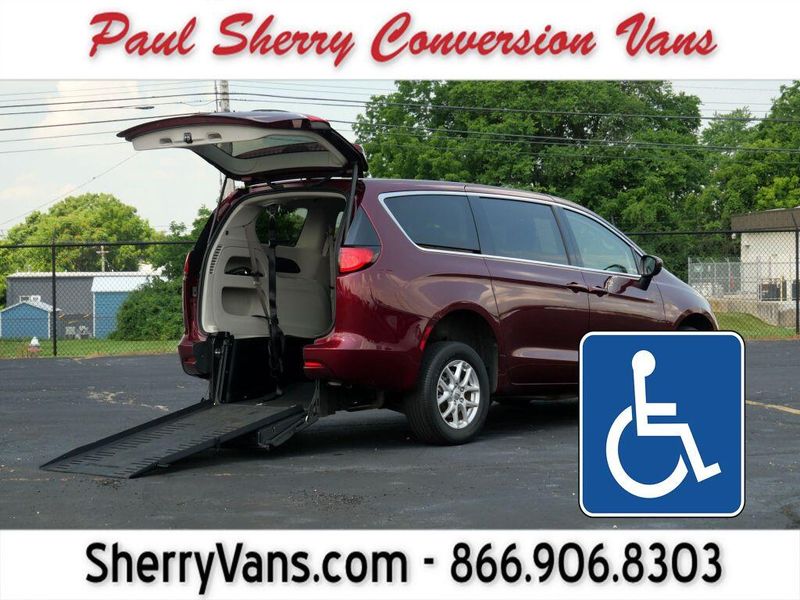Used 2023 Chrysler Voyager LXImage 1