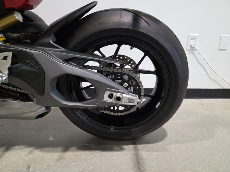 New 2025 Ducati Panigale V4 