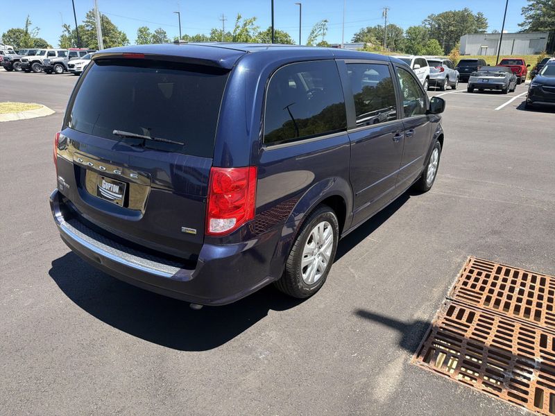 Used 2016 Dodge Grand Caravan SEImage 12