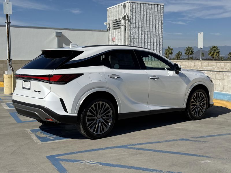New 2026 Lexus RX 450h+ LuxuryImage 11