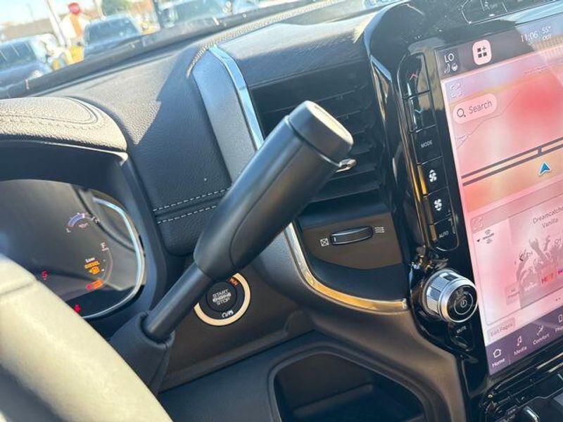 2026 RAM 2500 Laramie Crew Cab 4x2 6'4' Box