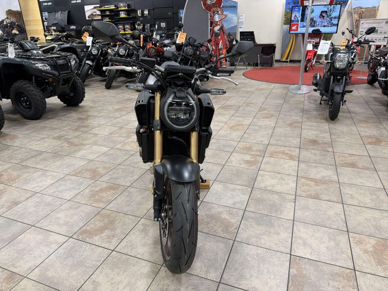 New 2026 Honda CB650R E-CLUTCH Image 12