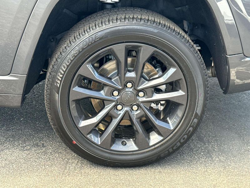 New 2026 Jeep Grand Cherokee L Limited Reserve 4x4