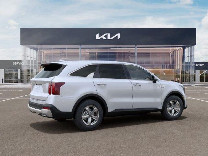 New 2026 Kia Sorento LXImage 7