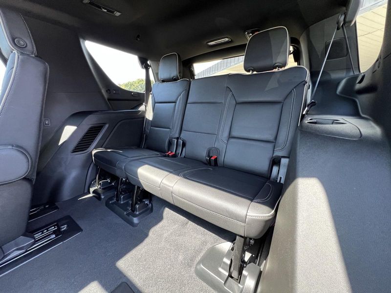 2023 Gmc Yukon SLT photo 41