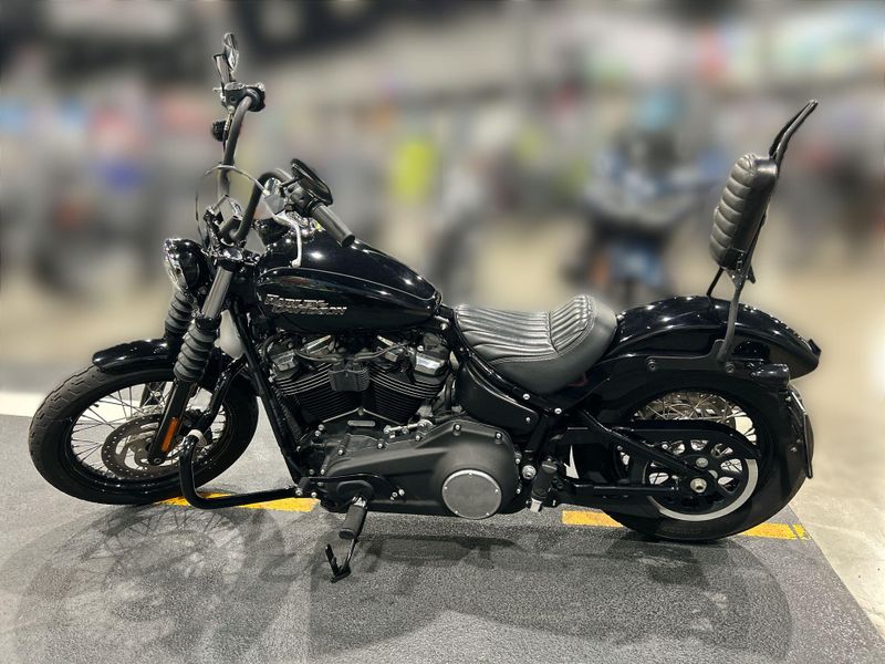 Used 2019 Harley-Davidson SOFT TAIL STREET BOB Image 12