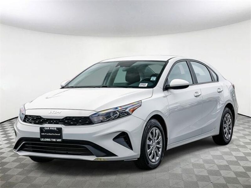 2024 Kia Forte LXImage 5