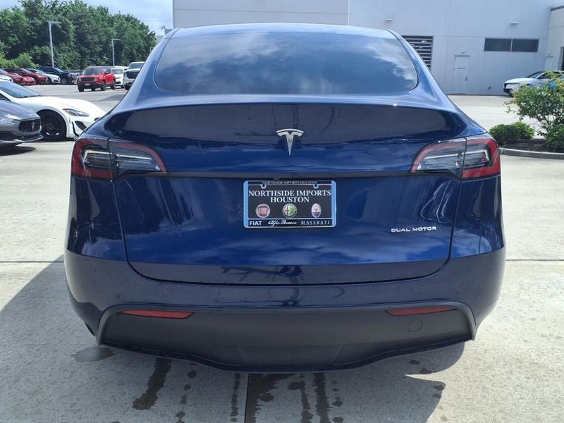 2021 Tesla Model Y Long RangeImage 12