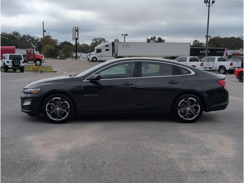Used 2023 Chevrolet Malibu LTImage 2