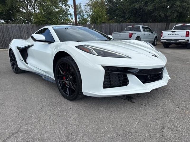 2025 Chevrolet Corvette Z06 3LZ photo 3