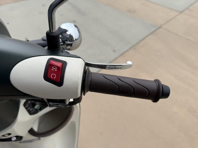 New 2024 Honda Metropolitan Image 8