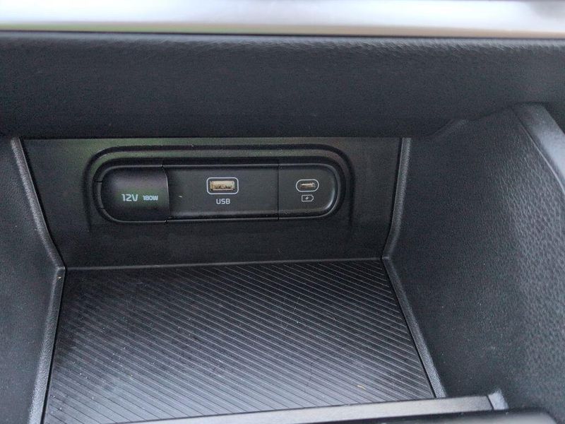 2024 Kia Sportage LXImage 16