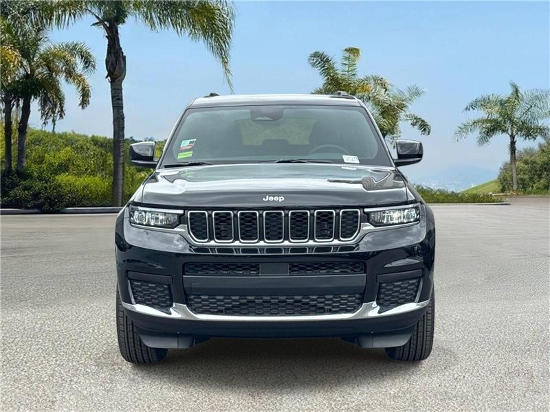 New 2026 Jeep Grand Cherokee L Laredo 4x2