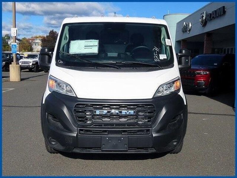 2025 RAM ProMaster Low RoofImage 3