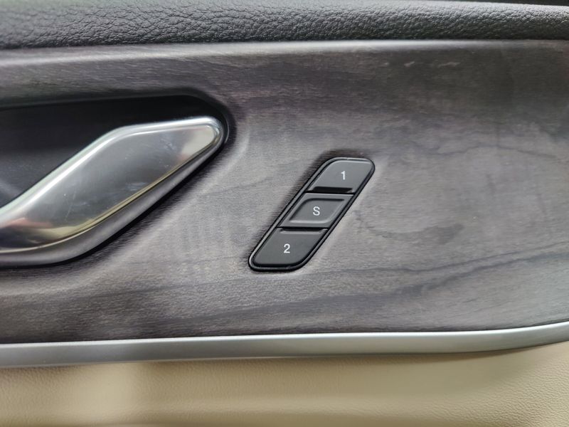 2024 Jeep Grand Cherokee Limited 4x4 w/Sunroof/Lux techImage 21