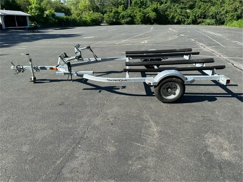 Used 2017 YACHT CLUB DOUBLE PWC Image 2