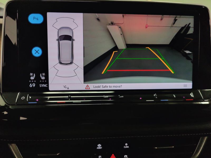 Used 2025 Volkswagen Atlas SE AWD w/TechnologyImage 25