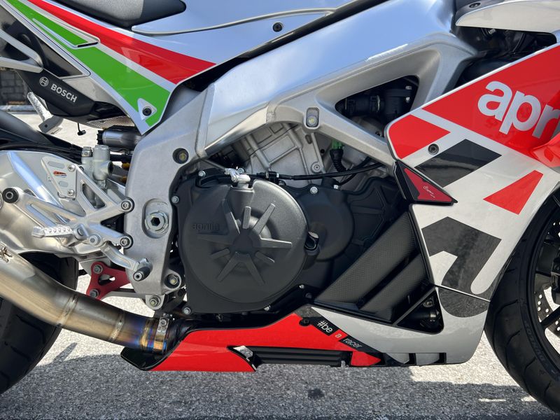 2018 Aprilia RSV4 RF 