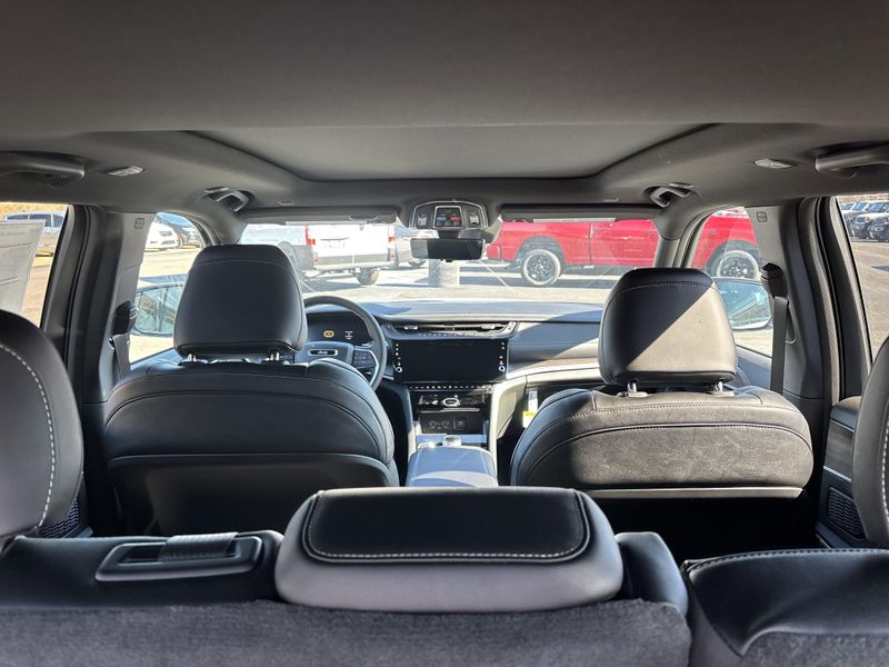 New 2026 Jeep Grand Cherokee Limited Reserve 4x4Image 11