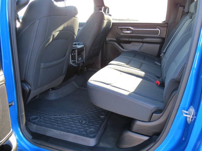 Used 2021 RAM 1500 Big Horn 4x4 4dr Crew Cab 5.6 ft. SB PickupImage 22