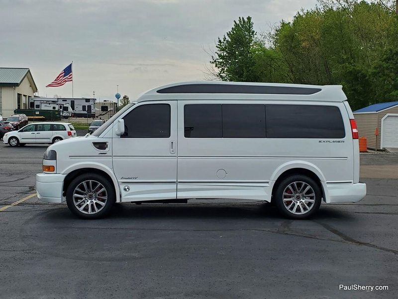 2022 GMC Savana Cargo Image 6