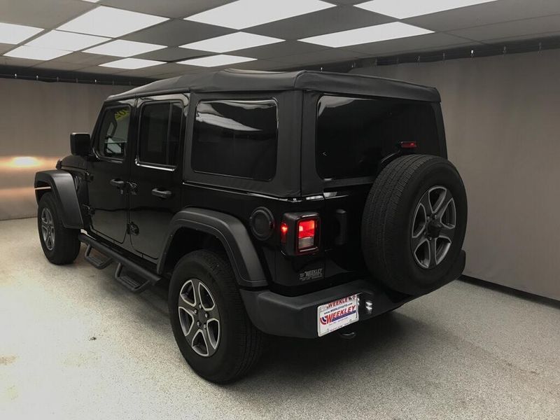 Used 2022 Jeep Wrangler Unlimited Sport SImage 2