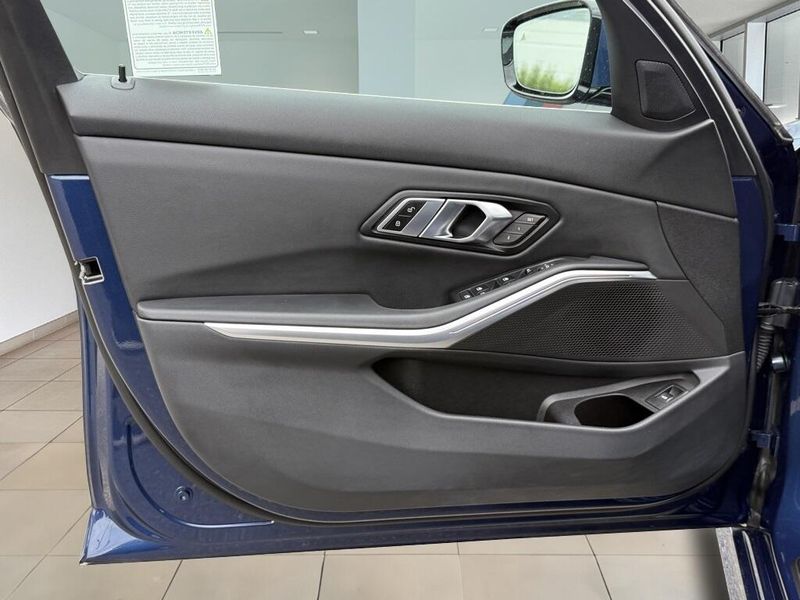 2022 BMW 3 Series 330iImage 15