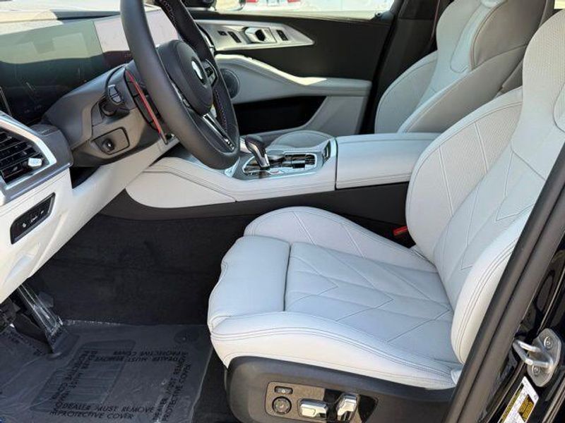 New 2026 BMW XM LabelImage 17