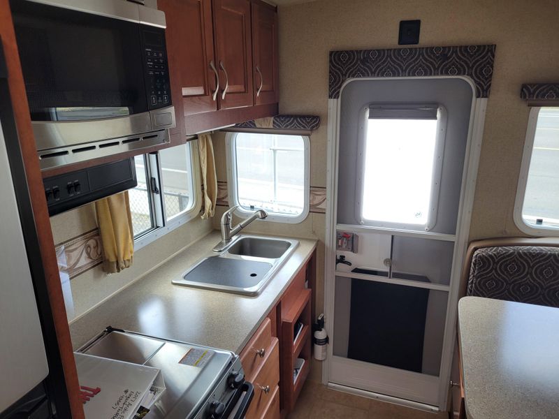 Used 2017 NORTHWOOD ARCTIC FOX 865 Image 22