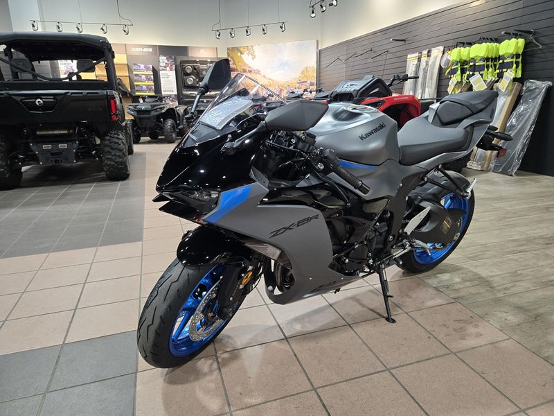 NEW 2026 KAWASAKI NINJA ZX6R ABS Image 3