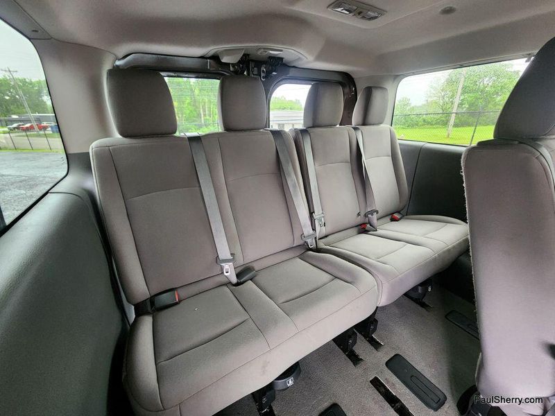 2017 Nissan NV Passenger NV3500 HD SVImage 4