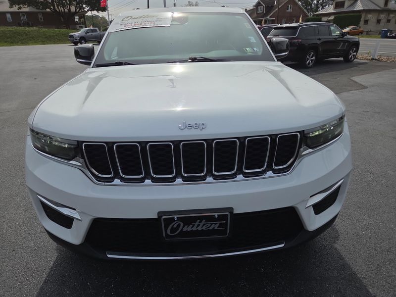 2022 Jeep Grand Cherokee Limited photo 8