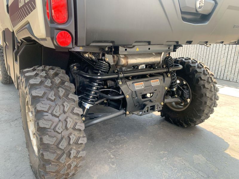 New 2025 Can-Am DEFENDER MAX LIMITED CAB HD10 Image 16