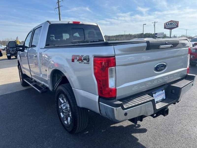 2017 Ford F-250 LariatImage 4