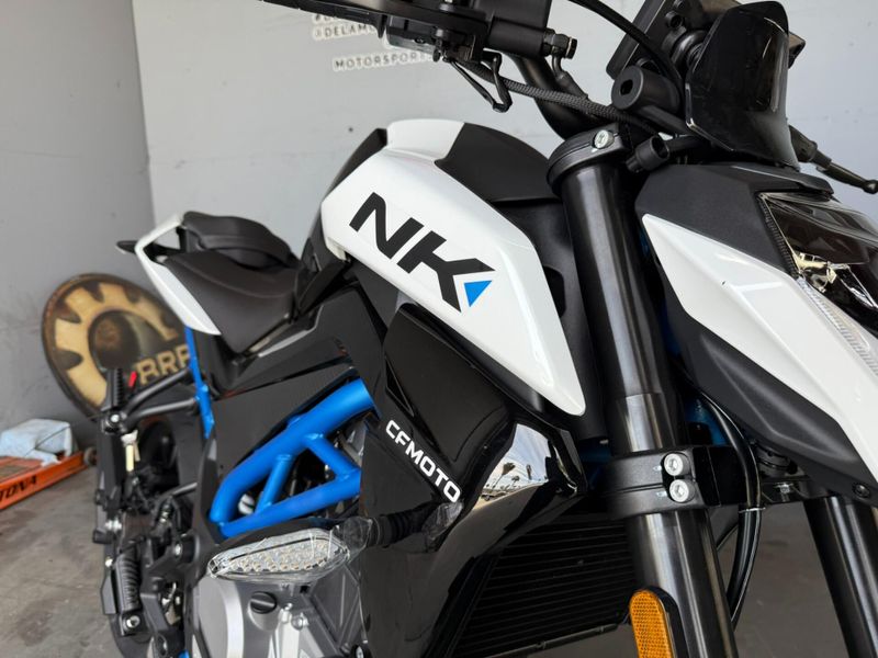 New 2025 CFMOTO 300NK Image 4
