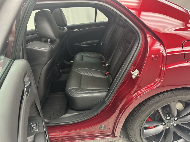 Used 2023 Chrysler 300C 300CImage 9