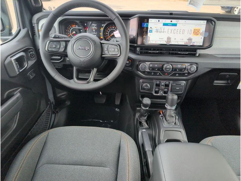 New 2026 Jeep Wrangler 4-door Sport SImage 32