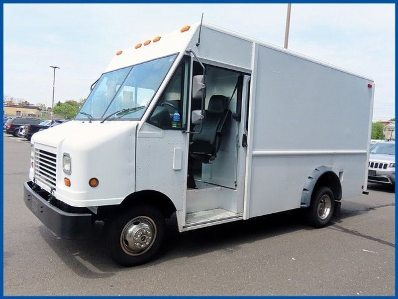 2011 Ford E-350 Stripped BaseImage 1